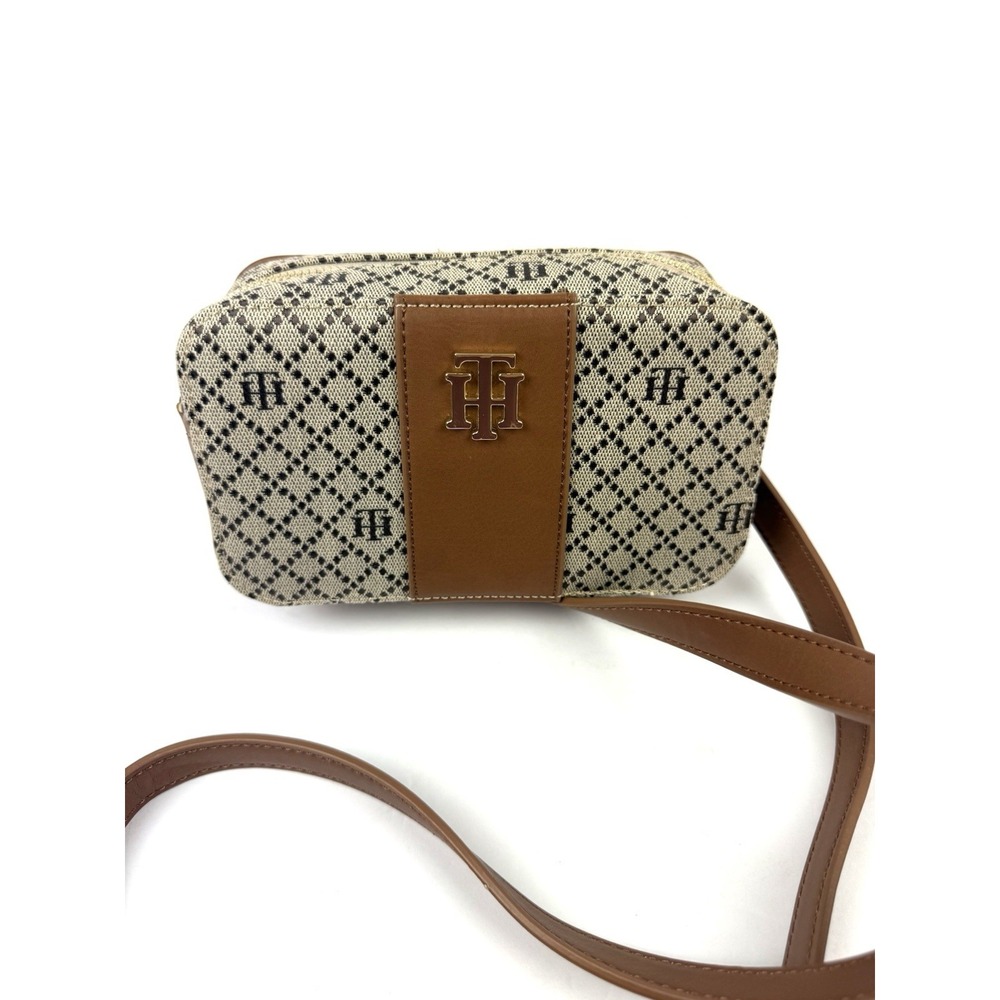 Tommy Hilfiger Signature Belt Bag Crossbody Camera Bag Monogram Canvas NWT - Picture 2 of 11